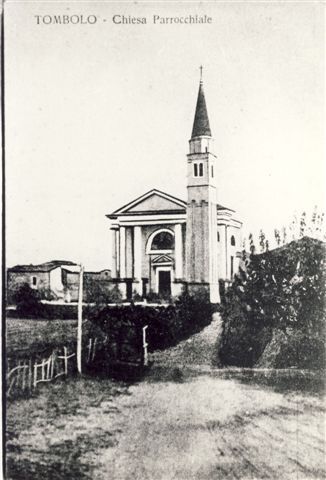 La chiesa di Tombolo all'inizio del 900.