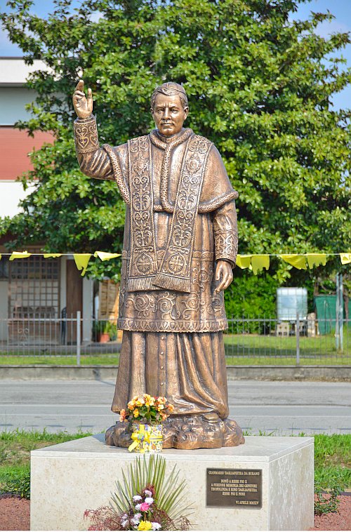 Statua Pio X donata da Burano
